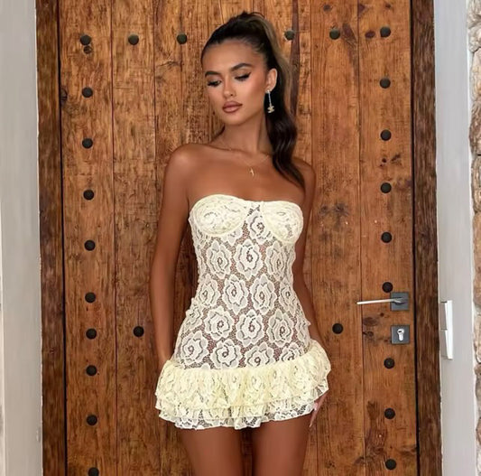 Robe courte bandeau en dentelle